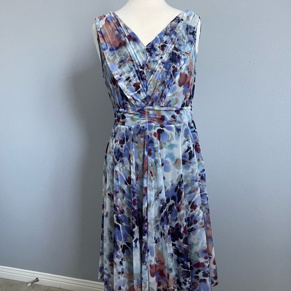 Vera Wang Dresses & Skirts - Vera Wang multicolored chiffon  dress.